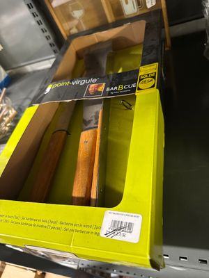 une boîte contenant une paire de couteaux