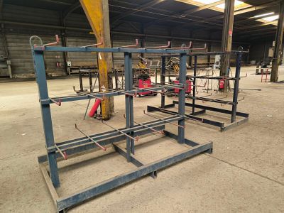 a picture of a large warehouse with a lot of equipment