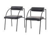 une paire de fauteuils en cuir noir avec des pieds en métal