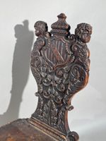 Escabelle en chêne mouluré, sculpté, le dossier armorié flan… (photo 3)