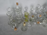 Ensemble de 20 lampes à huile en verre, certaines soufflées. (photo 3)