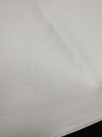 GRANDE NAPPE en coton damassé chiffrée de deux V croisés. (photo 3)