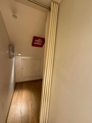 Paire de luminaires en PVC carré : 2 appliques (une rouge, u…