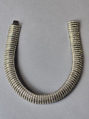 BETTER WAY Collier en métal argenté et strass