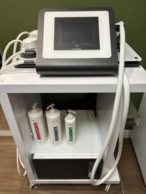 l'image d'une machine posée sur une table