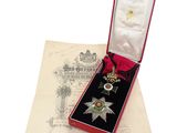 médaille de l'Ordre du Mérite de l'Ordre de la Croix-Rouge, présentée dans un écrin