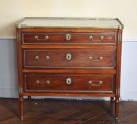 COMMODE DROITE en acajou et placage d'acajou ouvrant en faça… (photo 2)
