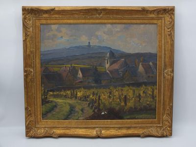 une peinture à l'huile représentant un village avec une église et une montagne en arrière-plan