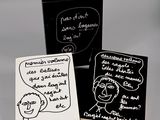 trois cartes en noir et blanc sur lesquelles est dessiné un homme avec une bulle