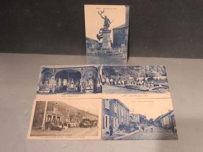 trois vieilles cartes postales représentant une ville surmontée d'une statue