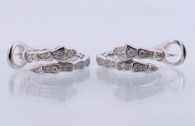 Paire de boucles d'oreilles en argent, Serpent orné de petit… - Photo 1