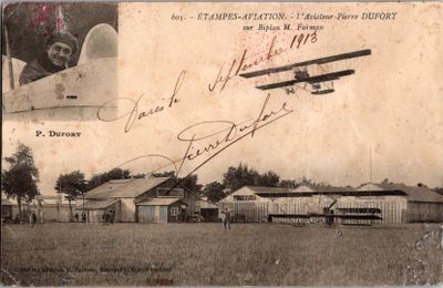 une vieille carte postale sur laquelle figure la photo d'un homme dans un avion