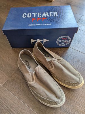 Paire de chaussures de marque COTE MER