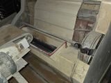 a machine that is sitting on a table in a room
