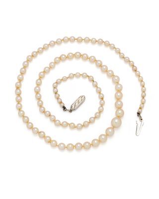 a cultured pearl necklace and bracelet set