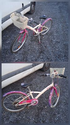 two pictures of a pink bike with a basket on the back