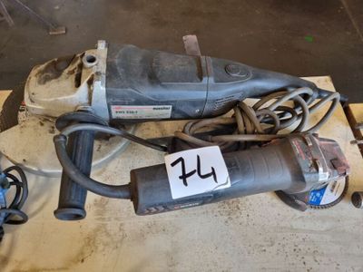 une ponceuse posée sur une palette portant le numéro 14