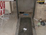 un tapis de course au milieu d'une pièce en cours de rénovation