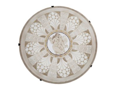 Plat rond en porcelaine Sèvres par Maurice Gensoli