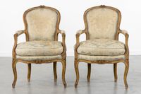 Deux fauteuils « cabriolet », sculptés et patinés, style Lou… (photo 4)