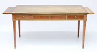 Bureau plat toutes faces en placage de bois de rose ouvrant … (photo 4)