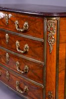 Commode en placage de palissandre ouvrant par quatre tiroirs… (photo 6)