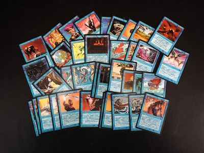 beaucoup de cartes sur la table