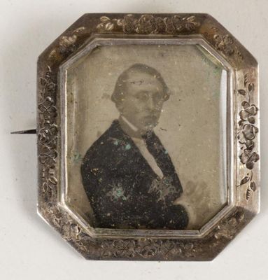 Daguerréotype, figurant le portrait d'un élégant.