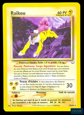 gros plan d'une carte pokemon sur fond noir