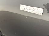 a sticker that says veauto on the front of a car