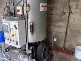 une machine qui se trouve à l'intérieur d'un bâtiment