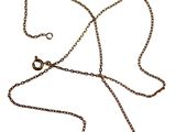 an image of a necklace with a chain attached to it