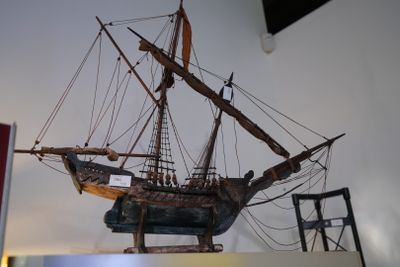 Maquette de bateau en bois 63x80cm