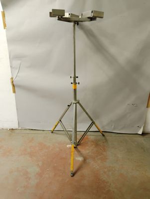 Trépied pour projecteur (réf: SPOFLU)