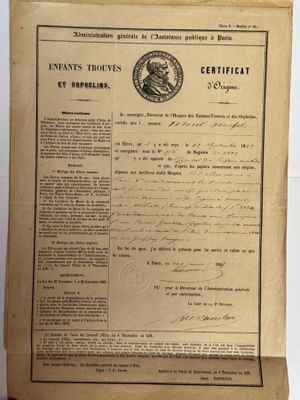 un gros plan sur une feuille de papier sur laquelle figure un document
