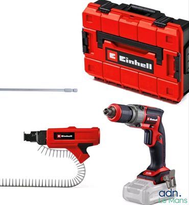 deux outils différents, comprenant un marteau, une perceuse et un tournevis