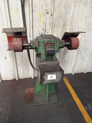 a machine that is sitting in a garage