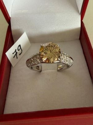 Bague Solitaire en platine 900/°° sertie d'un beau diamant t…