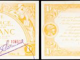 deux photos différentes d'un certificat jaune et blanc sur lequel figure la photo d'un homme