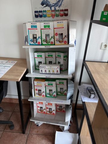 26 boites de produits MECACYL (hyper lubrifiants)