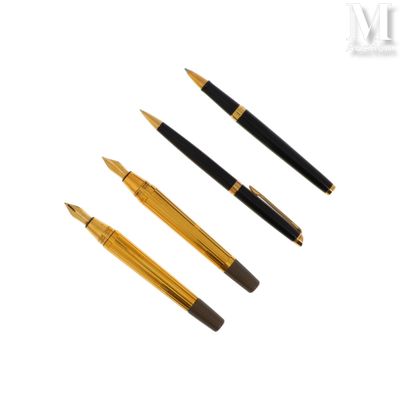 trois types de stylos différents sont alignés sur une surface blanche