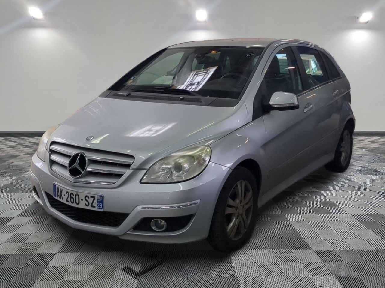 MERCEDES-BENZ - CLASSE B 180 CDI FAP DESIGN - GO - Mise en service: 29/01/2010 - Système de fermeture électrique rétr...