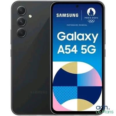 Le smartphone Samsung A45 5G est présenté avec le logo Samsung affiché à l'écran.