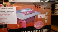 - 2 Coupe-carreaux sur table. (photo 2)