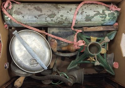 une boîte contenant un certain nombre d'objets