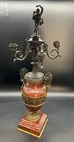 Beau vase en marbre griotte, bronze doré et patiné à décor d…