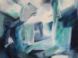 une peinture à l'huile représentant un bâtiment bleu et blanc dans une pièce sombre