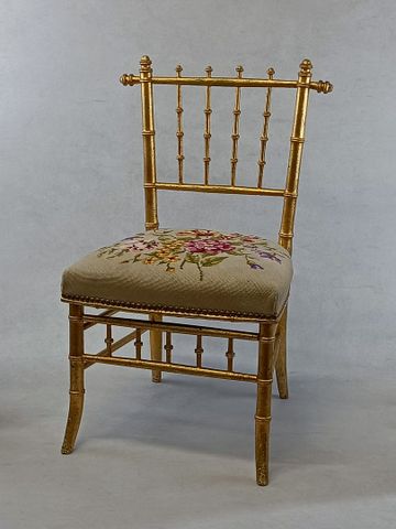 Chaise d’appoint dossier barrette effet bambou en bois doré, assi