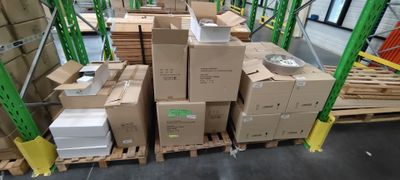 Ensemble de 9 palettes de luminaires et composants pour fabr… - Photo 1