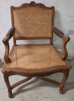 10561-24 / CH SDB / Fauteuil à dossier plat en hêtre patiné,…